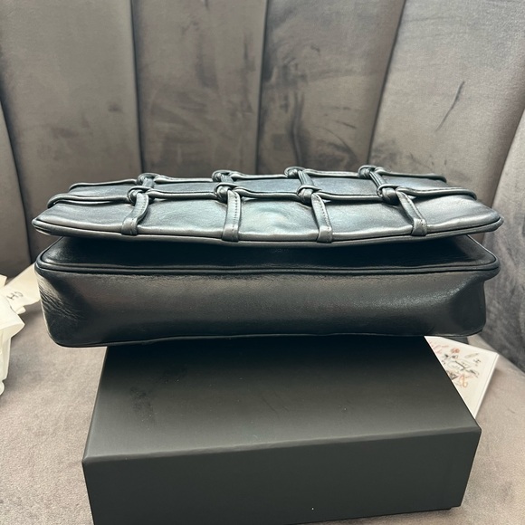 Vintage Chanel Knot Lambskin Bag - Picture 8 of 16